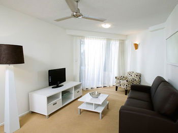 Beach Retreat Coolum - Holiday Find 32