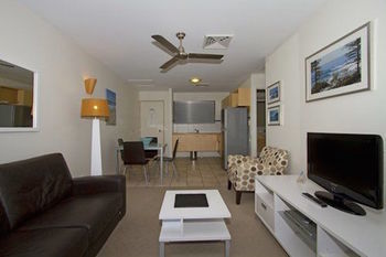 Beach Retreat Coolum - Holiday Find 41