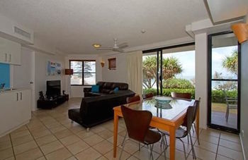 Beach Retreat Coolum - Holiday Find 43