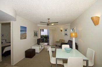 Beach Retreat Coolum - Holiday Find 45