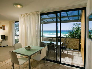 Beach Retreat Coolum - Holiday Find 46