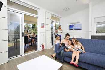 Sydney Lakeside Holiday Park - Holiday Find 10