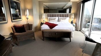 Art Series - The Olsen - Holiday Find 42