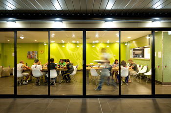 Bounce Sydney - Hostel - Holiday Find 4