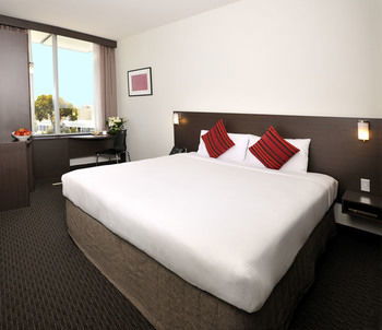 Ibis Melbourne Glen Waverley - Holiday Find 0