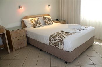 84 The Spit - Holiday Find 12