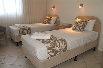 84 The Spit - Holiday Find 14