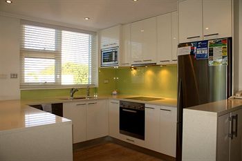 84 The Spit - Holiday Find 15