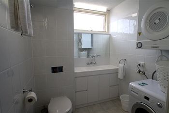 84 The Spit - Holiday Find 40