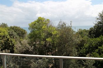 84 The Spit - Holiday Find 44