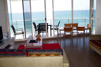 84 The Spit - Holiday Find 45