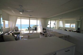 84 The Spit - Holiday Find 80