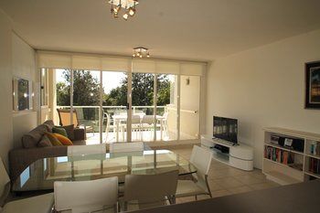 84 The Spit - Holiday Find 90