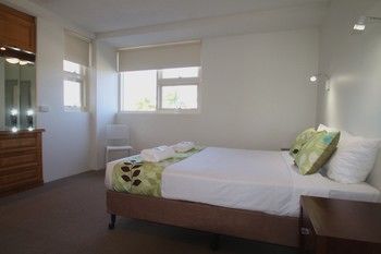 84 The Spit - Holiday Find 94