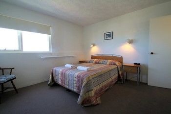 84 The Spit - Holiday Find 104