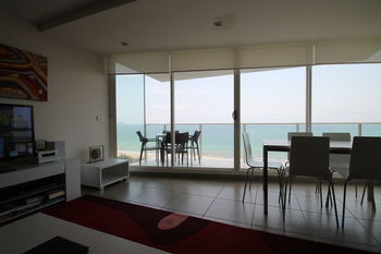 84 The Spit - Holiday Find 113