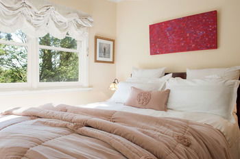 Adeline Bed And Breakfast - Holiday Find 28