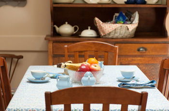 Adeline Bed And Breakfast - Holiday Find 32