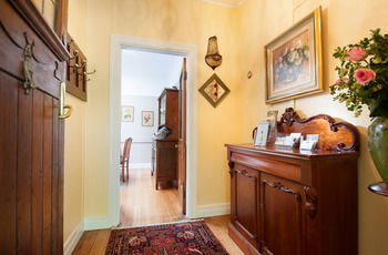 Adeline Bed And Breakfast - Holiday Find 34