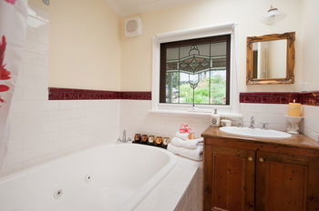Adeline Bed And Breakfast - Holiday Find 37