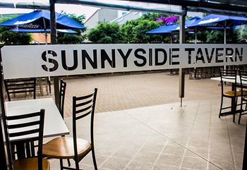 Sunnyside Tavern - Holiday Find 10