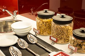 Adara Camperdown Hotel - Holiday Find 10