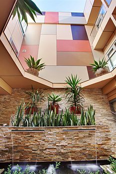 Adara Camperdown Hotel - Holiday Find 5