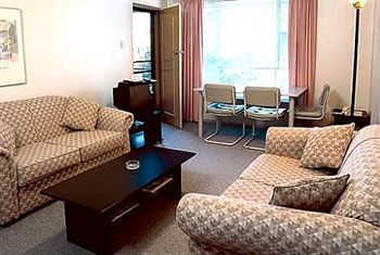 Clayton Monash Motor Inn & Serviced Apartments - Holiday Find 2
