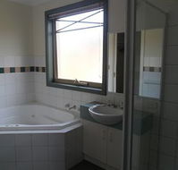 Australian Home Away  Box Hill 32