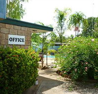 Palm Court Budget Motel Hostel/Backpackers - Holiday Find