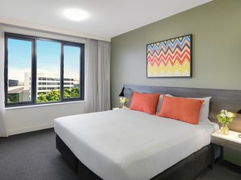 Adina Apartment Hotel Sydney Airport - Holiday Find 1