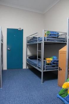 The Entrance Backpackers - Hostel - Holiday Find 2