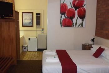 Hilldrop Motor Inn - Holiday Find 11