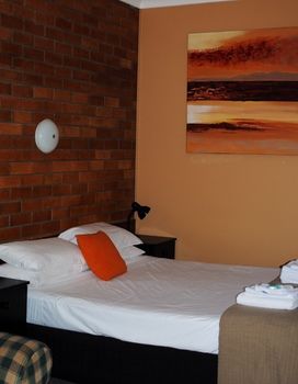 Hilldrop Motor Inn - Holiday Find 16