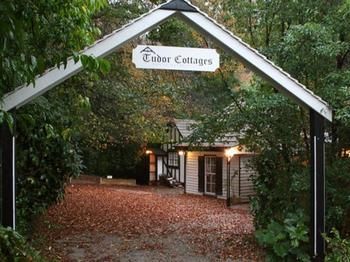 Tudor Cottages Mt Dandenong - Holiday Find 4