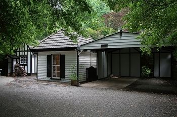 Tudor Cottages Mt Dandenong - Holiday Find 22
