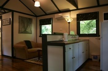 Tudor Cottages Mt Dandenong - Holiday Find 29