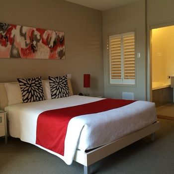 Chaucer Palms Boutique Bed & Breakfast - Holiday Find 5