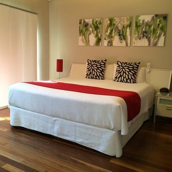 Chaucer Palms Boutique Bed & Breakfast - Holiday Find 6