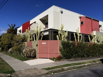 Chaucer Palms Boutique Bed & Breakfast - Holiday Find 10