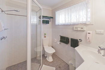 Abraham Lincoln Motel - Holiday Find 22