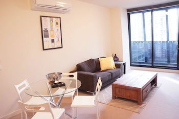 Winston Apartments - Holiday Find 2