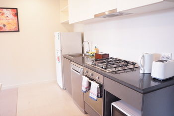 Winston Apartments - Holiday Find 5