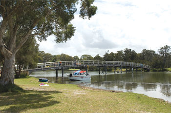 Budgewoi Holiday Park - Holiday Find 23