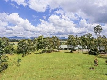 Vineyard Hill - Holiday Find 11