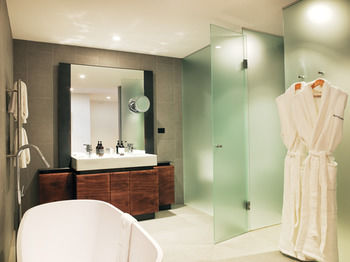 The Old Clare Hotel - Holiday Find 58