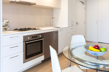 AKOM Melbourne - Holiday Find 4