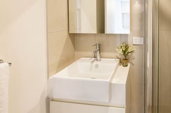 AKOM Melbourne - Holiday Find 5