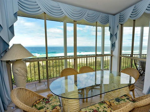 Whale Watch Resort Apartments - Holiday Find 0