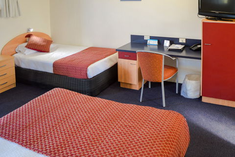 BEST WESTERN Boulevard Lodge - Holiday Find 12